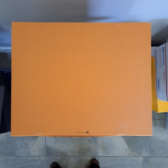 Extremely Large Louis Vuitton Magnetic Flap Lift Box (Empty) - Picture 6 of 16